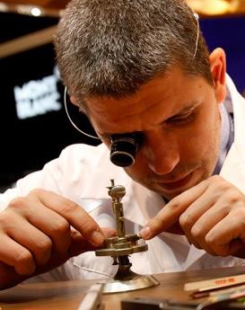 华特·沃尔顿-广州帝舵维修服务中心制表师